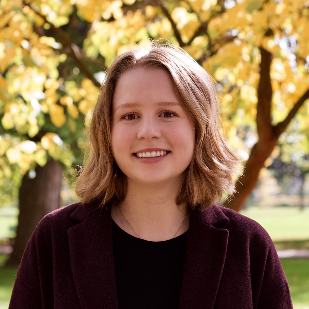 Meet your Posher, Chloe